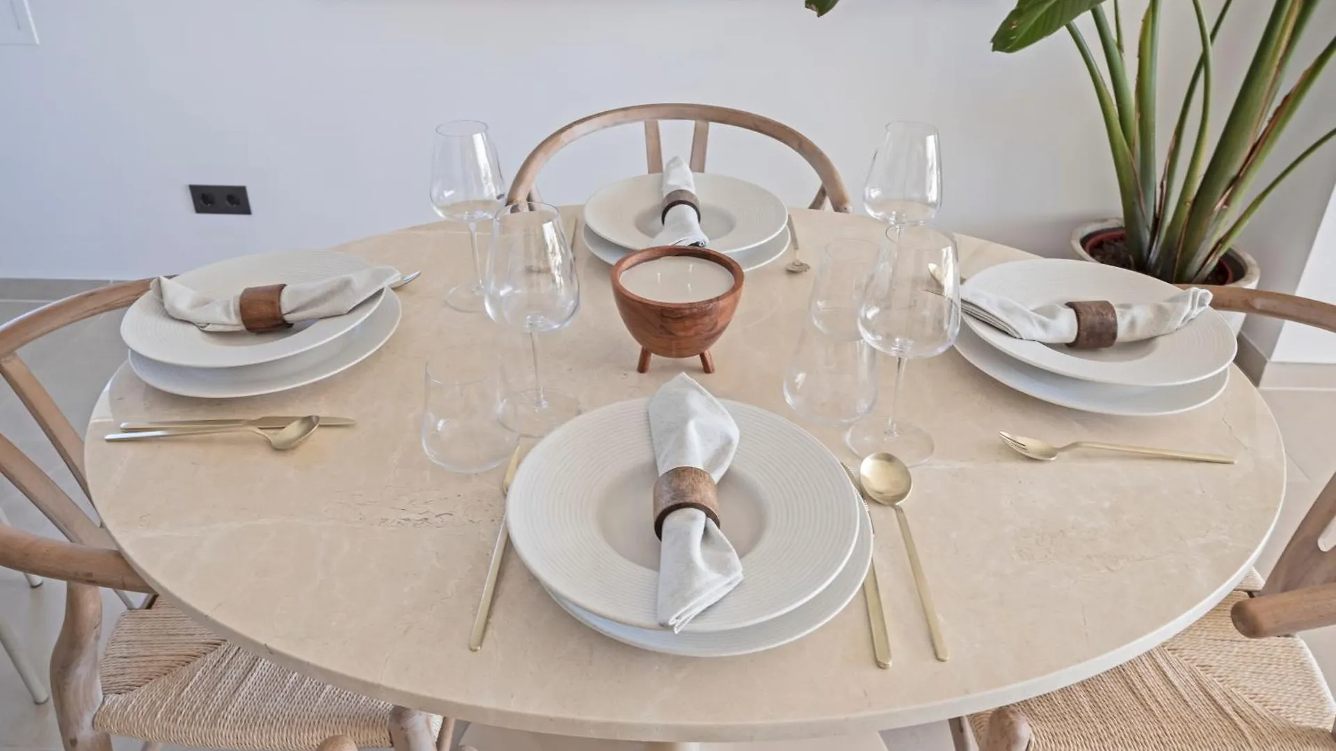 Marbella Banus Suites - Beautiful Modern Flat Sea Views Apartment