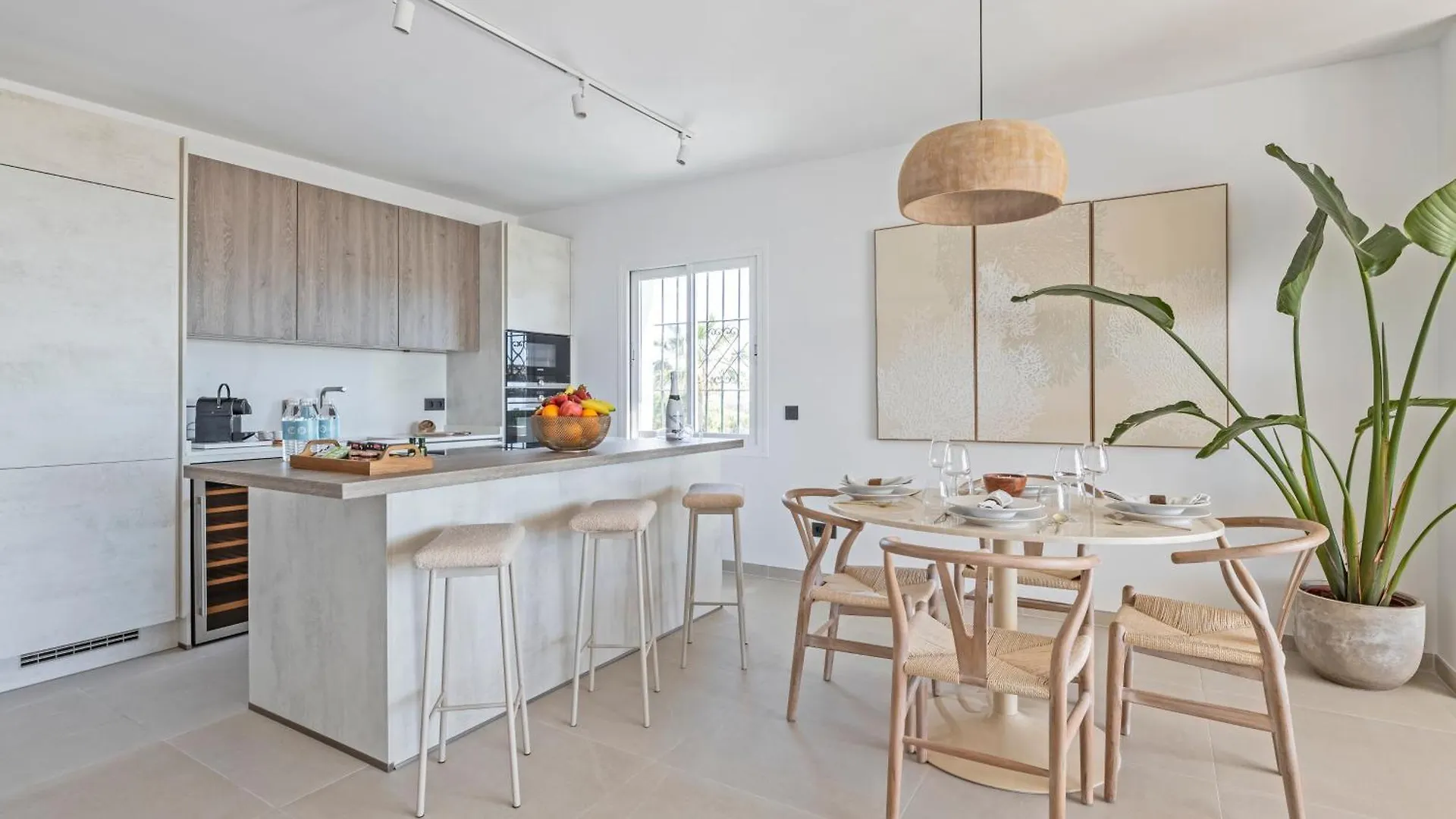 Marbella Banus Suites - Beautiful Modern Flat Sea Views Apartment